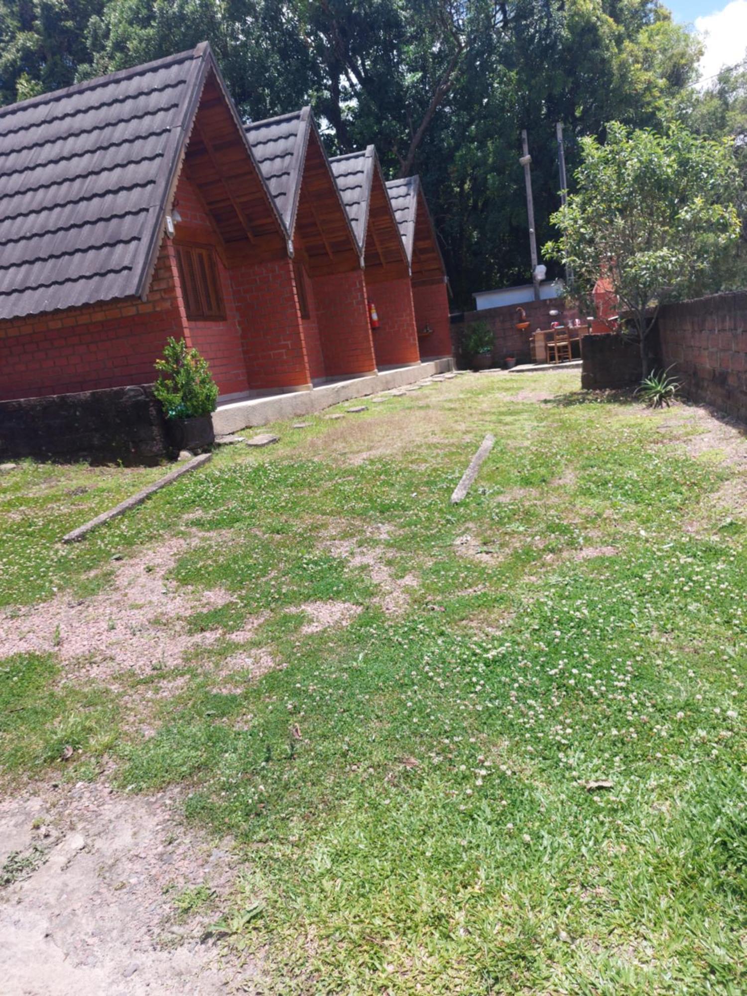 Pequena Pousada Pernottare Estacionamento Frente E Lado Publico Privado กรามาโด ภายนอก รูปภาพ